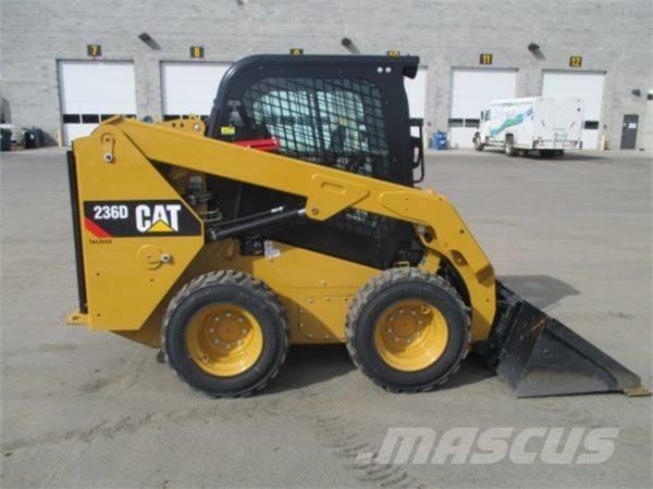 CAT 236 D  스키드로더