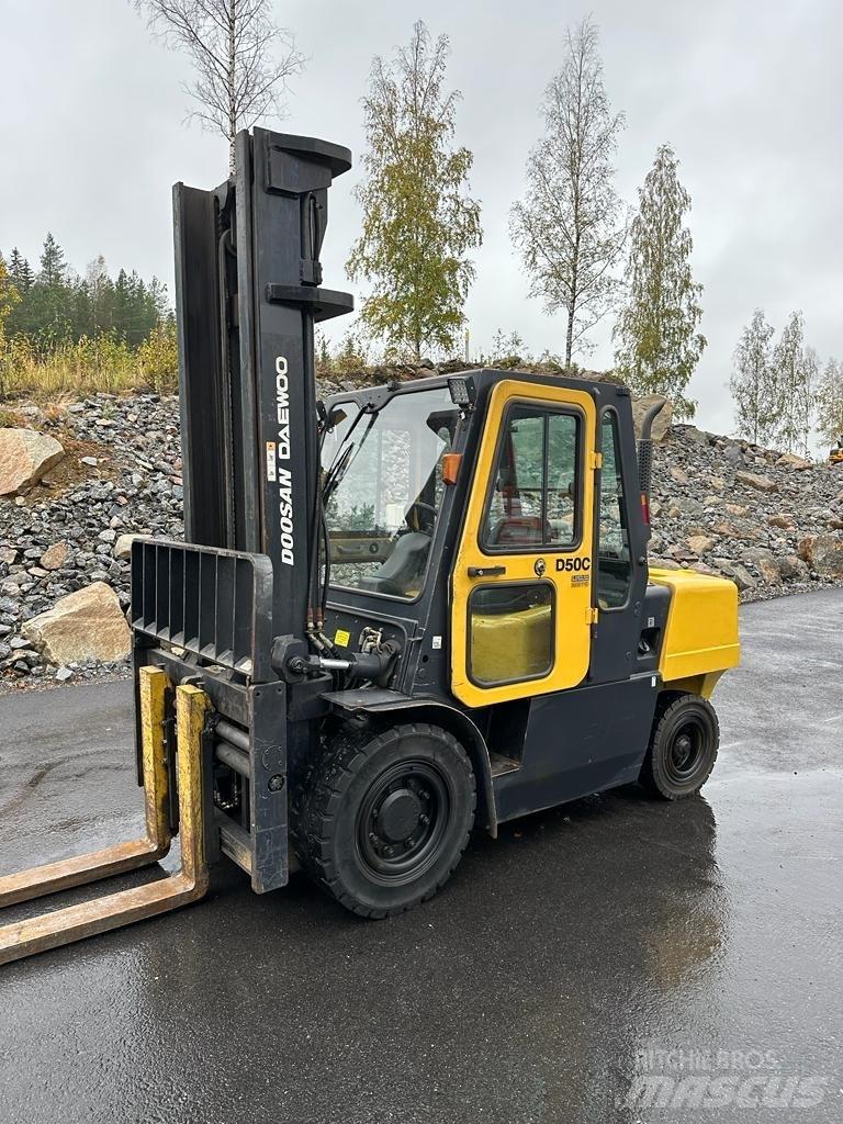 Doosan Daewoo D50-C2 디젤 지게차