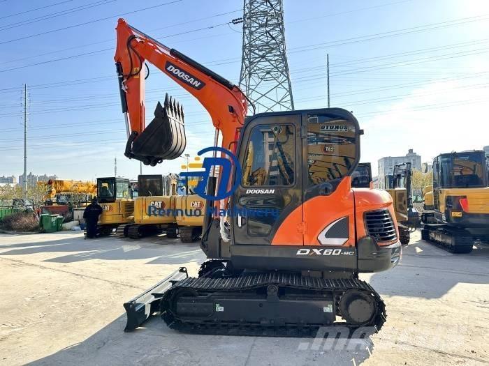Doosan DX 60 소형 굴삭기 7톤 미만