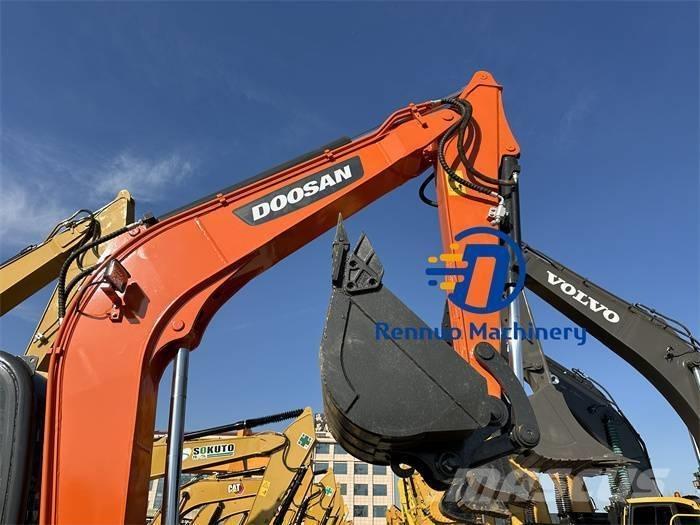 Doosan DX 60 소형 굴삭기 7톤 미만