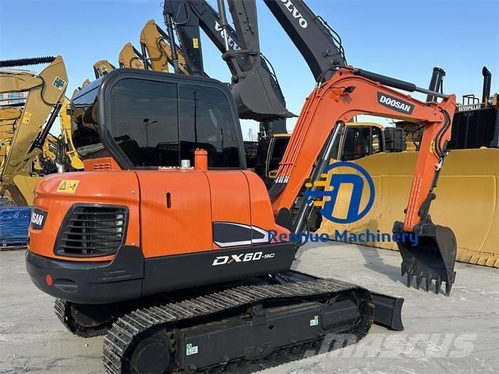 Doosan DX 60 소형 굴삭기 7톤 미만