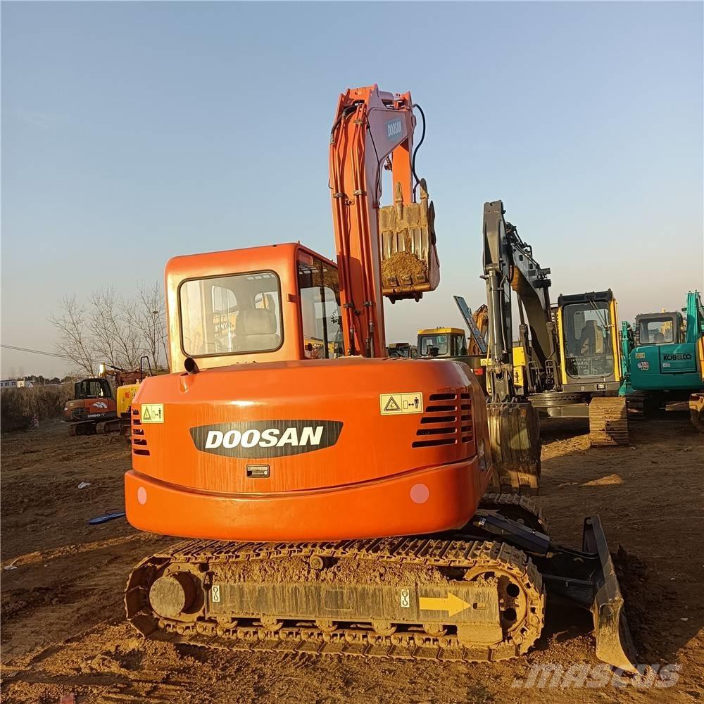 Doosan DH80G 중형굴삭기 7톤-28톤