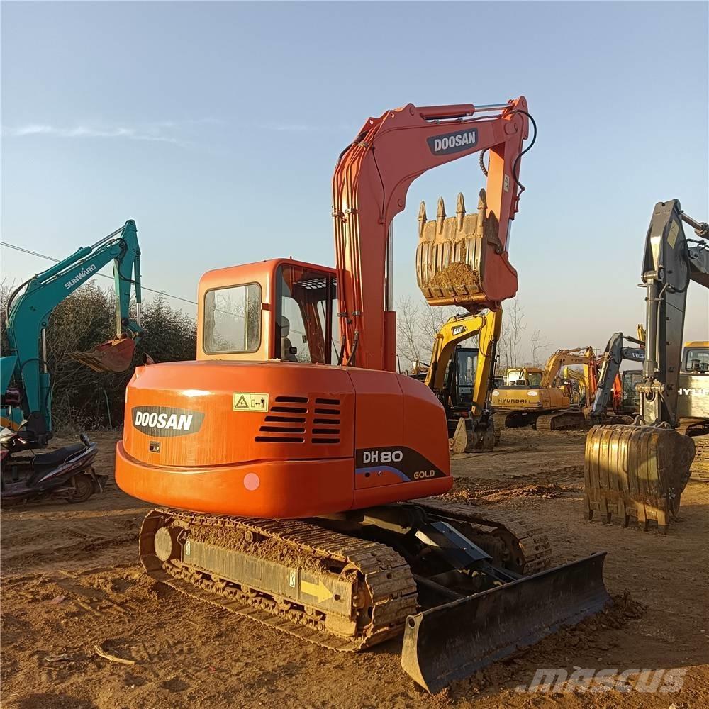 Doosan DH80G 중형굴삭기 7톤-28톤