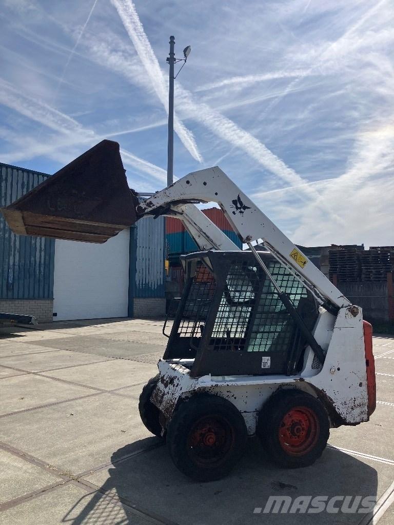 Bobcat S 100  스키드로더