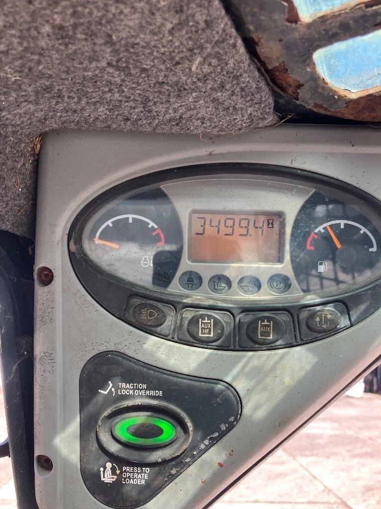 Bobcat S 100  스키드로더