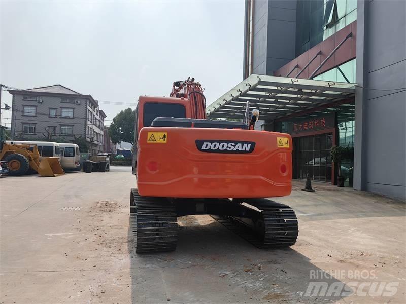 Doosan DX150 대형 굴삭기 29톤 이상
