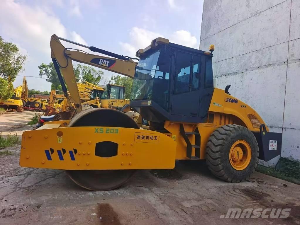 XCMG XS 203 J 싱글 드럼 롤러