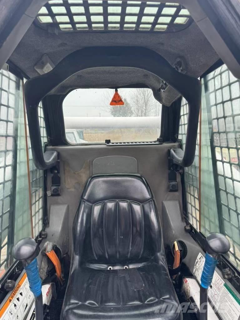 Bobcat S 300  스키드로더