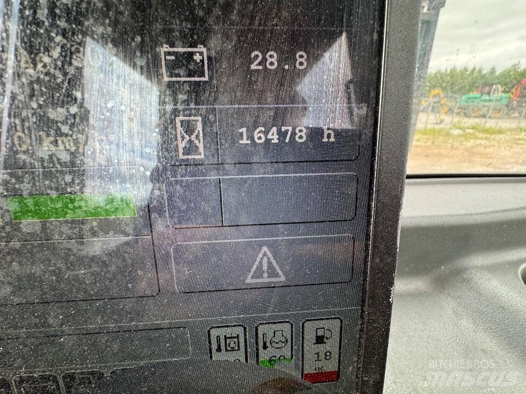 Komatsu 830.3 원목 포워더