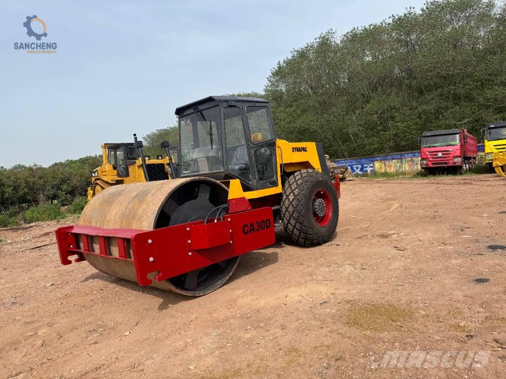 Dynapac CA 30 D 싱글 드럼 롤러