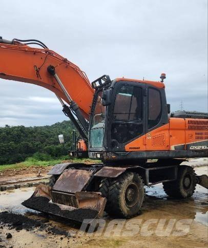 Doosan DX 210 W  휠 굴삭기