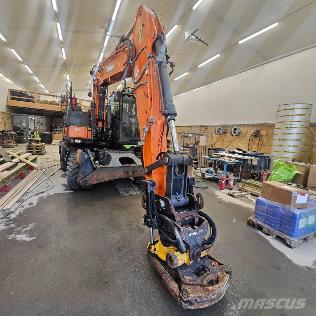 Doosan DX 170 W  휠 굴삭기