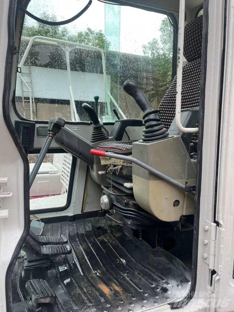 Takeuchi TB 160C 대형 굴삭기 29톤 이상