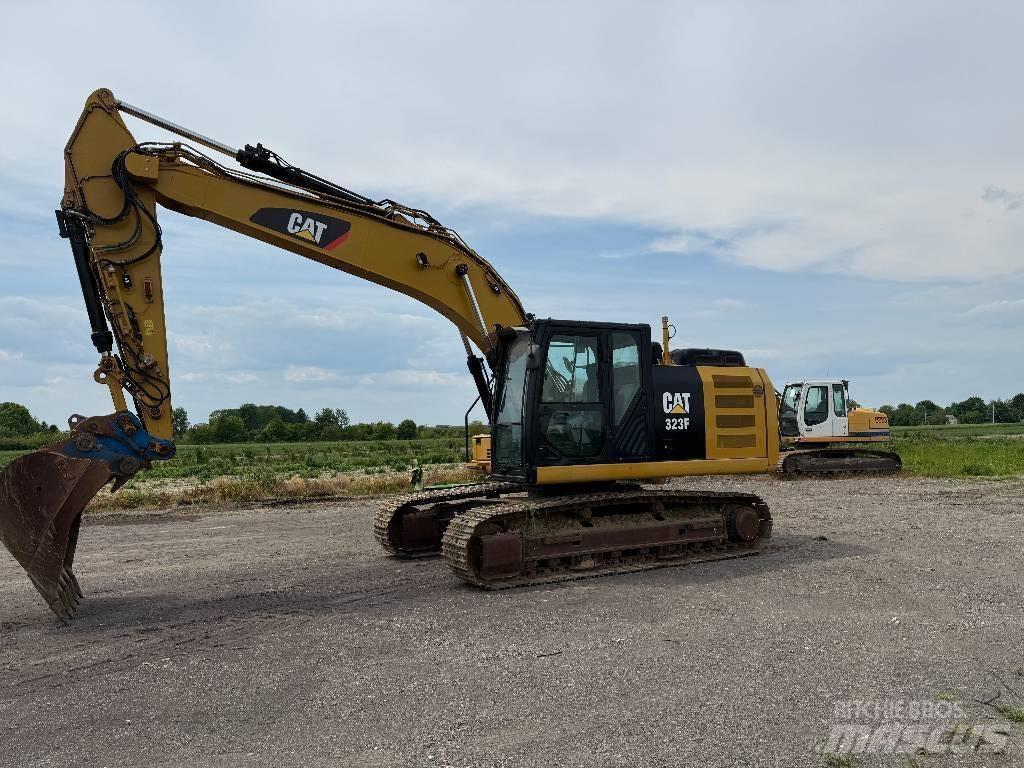 CAT 323 F L 대형 굴삭기 29톤 이상