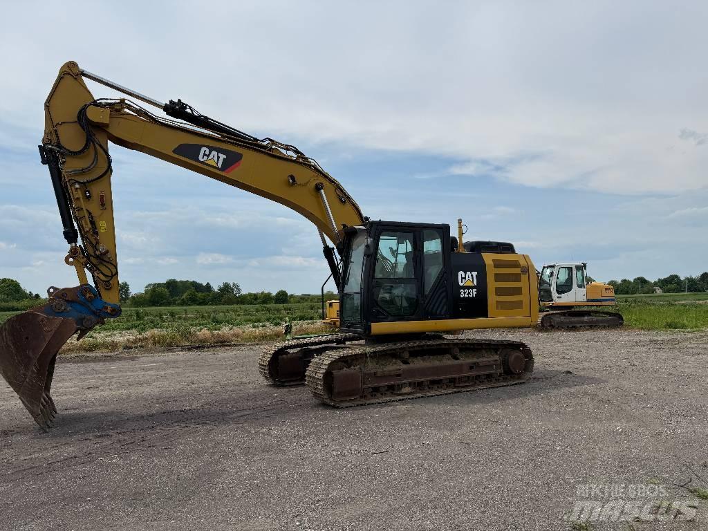 CAT 323 F L 대형 굴삭기 29톤 이상