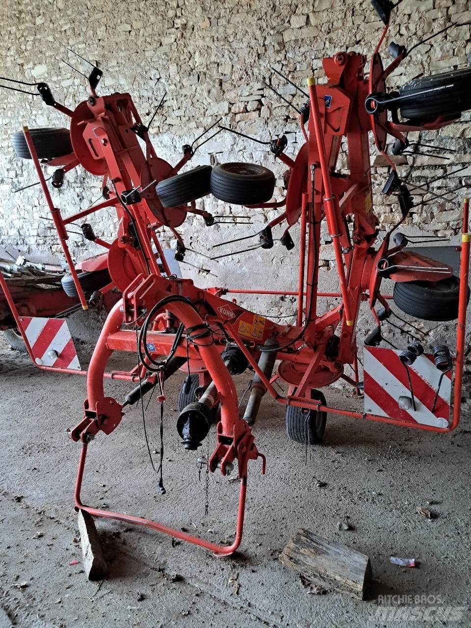 Kuhn GF7902 갈퀴 및 테더