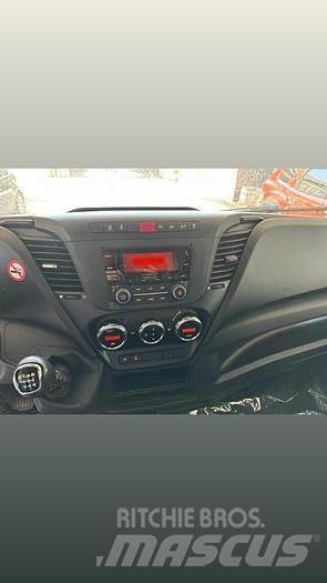 Iveco 35S16 패널 화물차