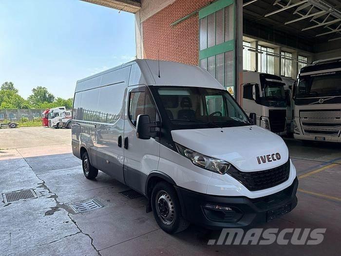 Iveco 35S16 패널 화물차