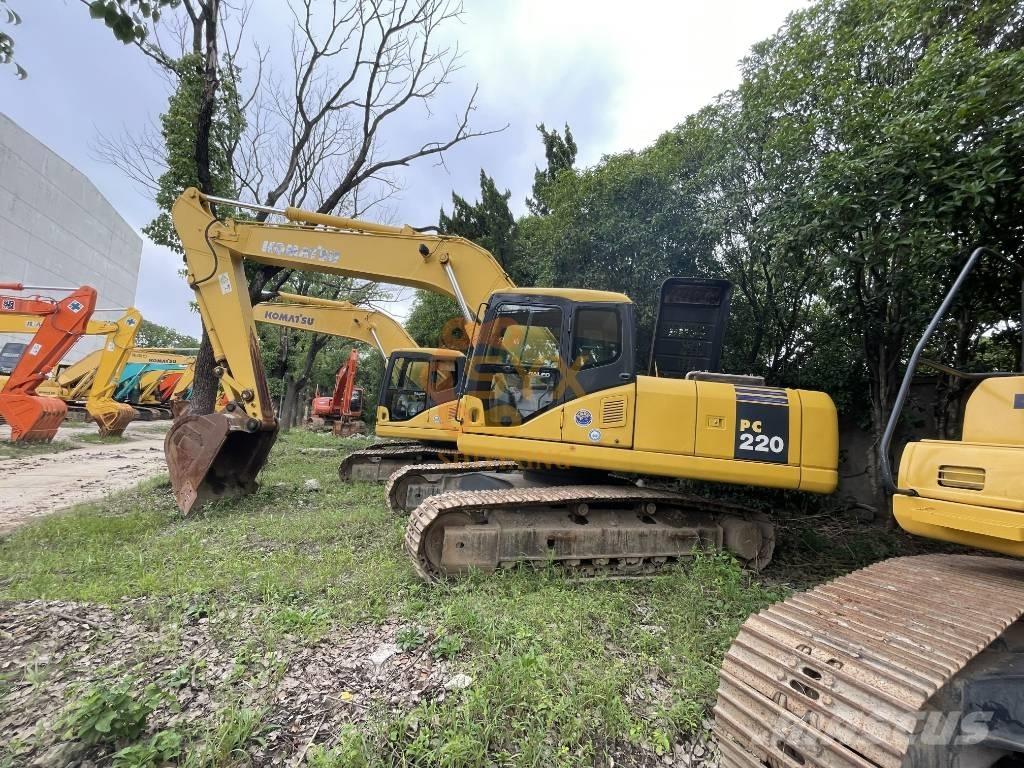 Komatsu PC 220-7 대형 굴삭기 29톤 이상