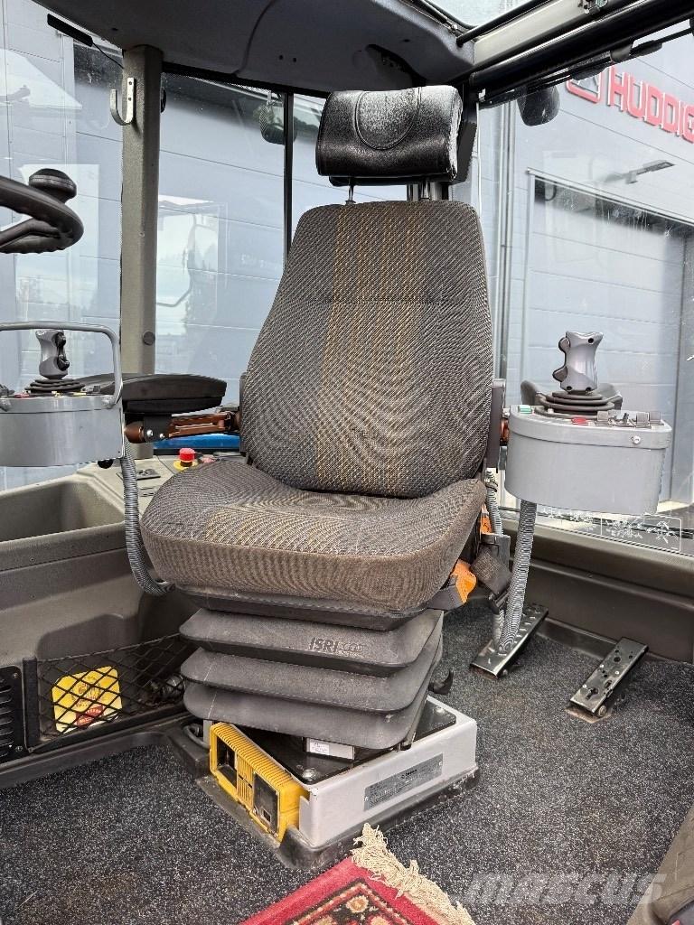 Huddig 1260 B 백호로더