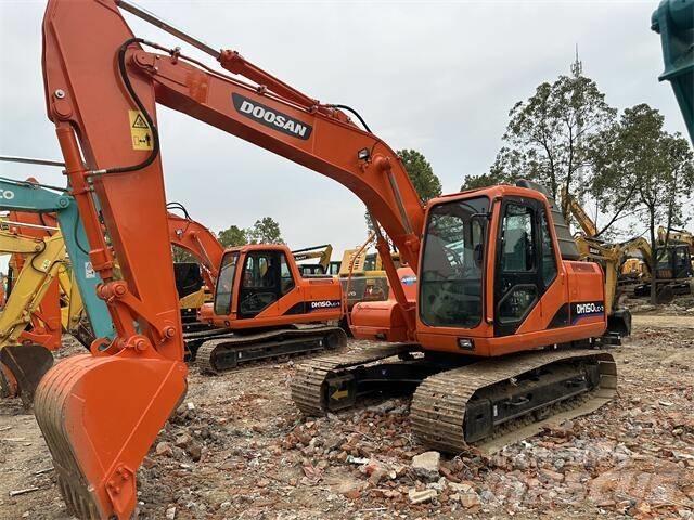 Doosan DH150 중형굴삭기 7톤-28톤