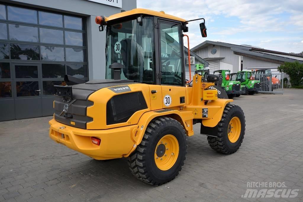Volvo L30HS  휠로우더