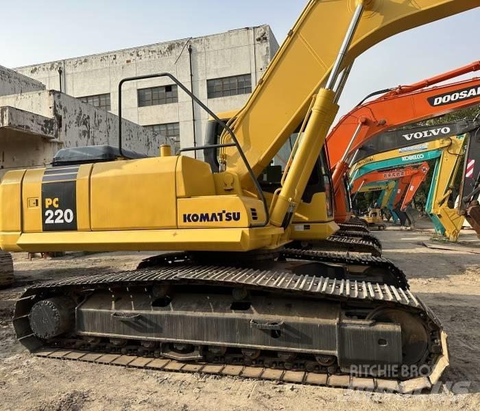 Komatsu PC 220 대형 굴삭기 29톤 이상