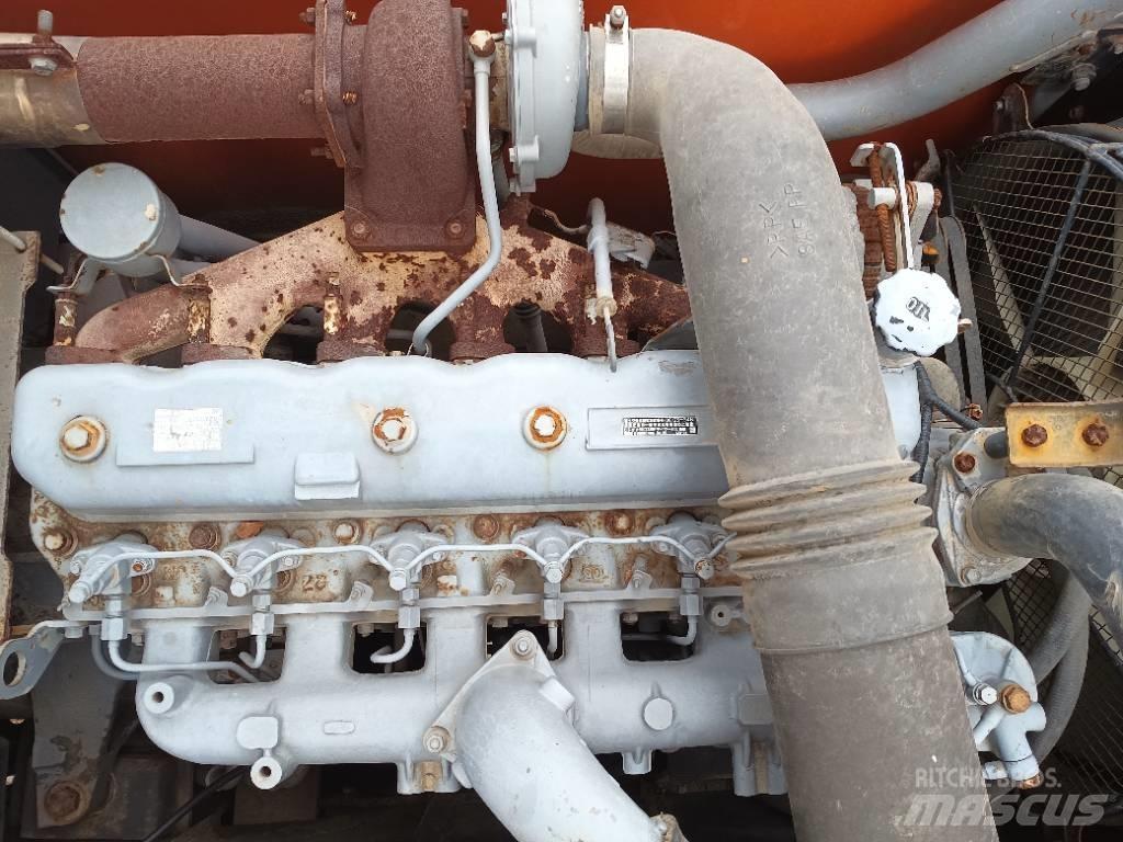 Hitachi ZX 200 대형 굴삭기 29톤 이상