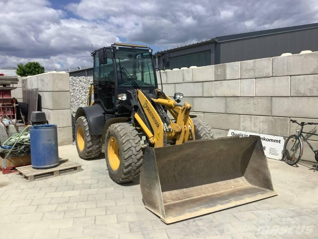 Komatsu WA100M-8  휠로우더