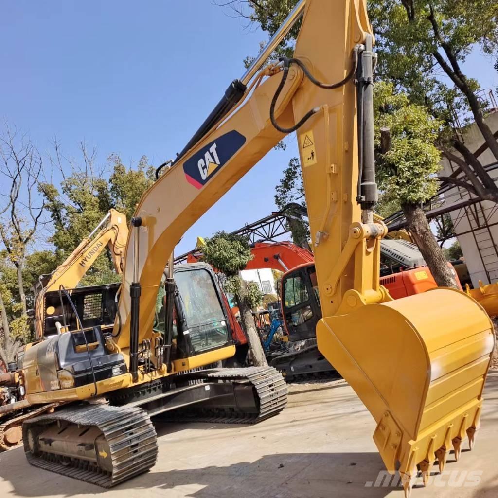 CAT 320 D L 대형 굴삭기 29톤 이상