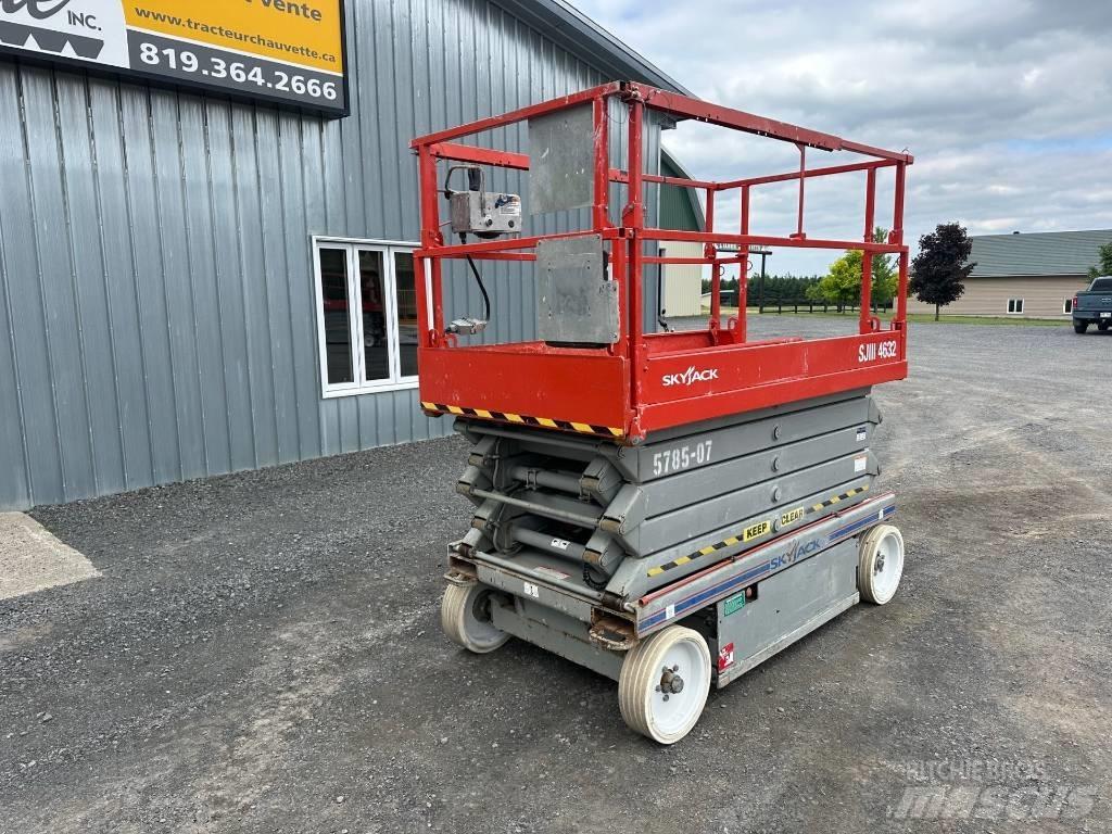SkyJack SJ 4632 가위형 리프트