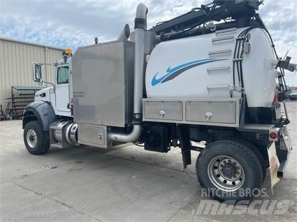 Peterbilt 348 콤비/진공 트럭