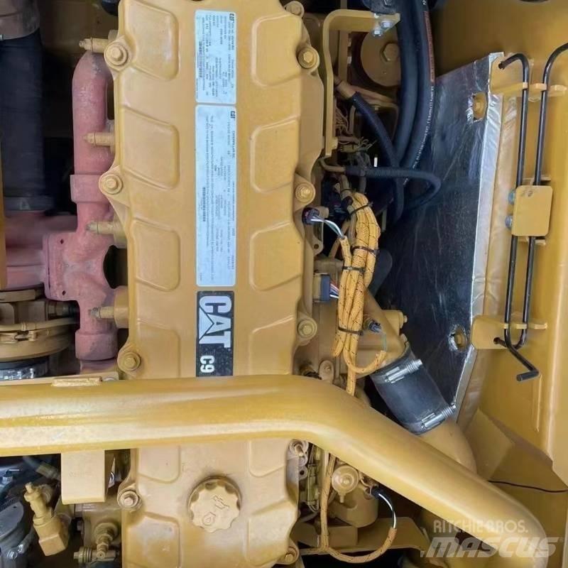 CAT 330 대형 굴삭기 29톤 이상
