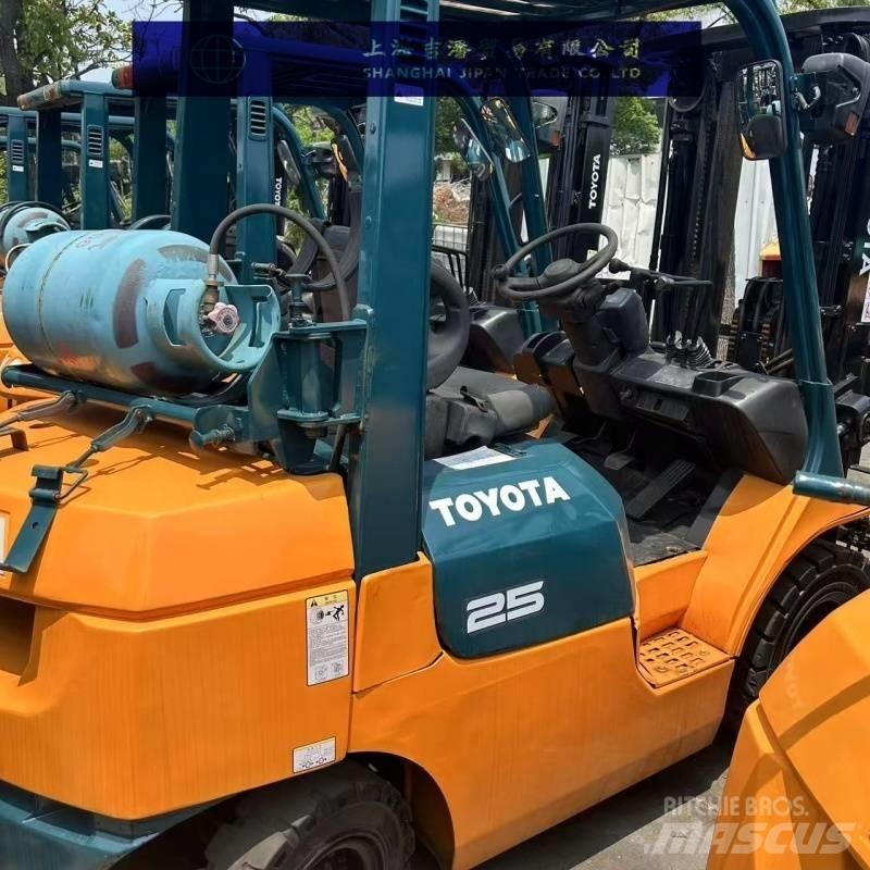 Toyota 25 디젤 지게차