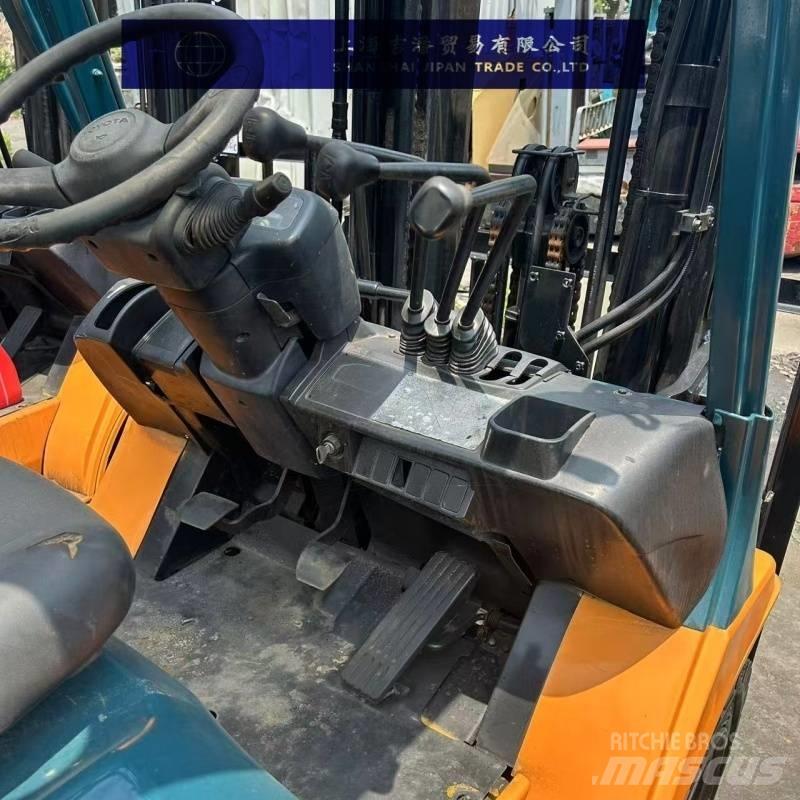 Toyota 25 디젤 지게차