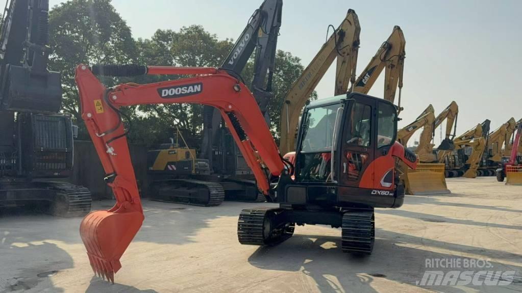 Doosan DX60-9C 소형 굴삭기 7톤 미만