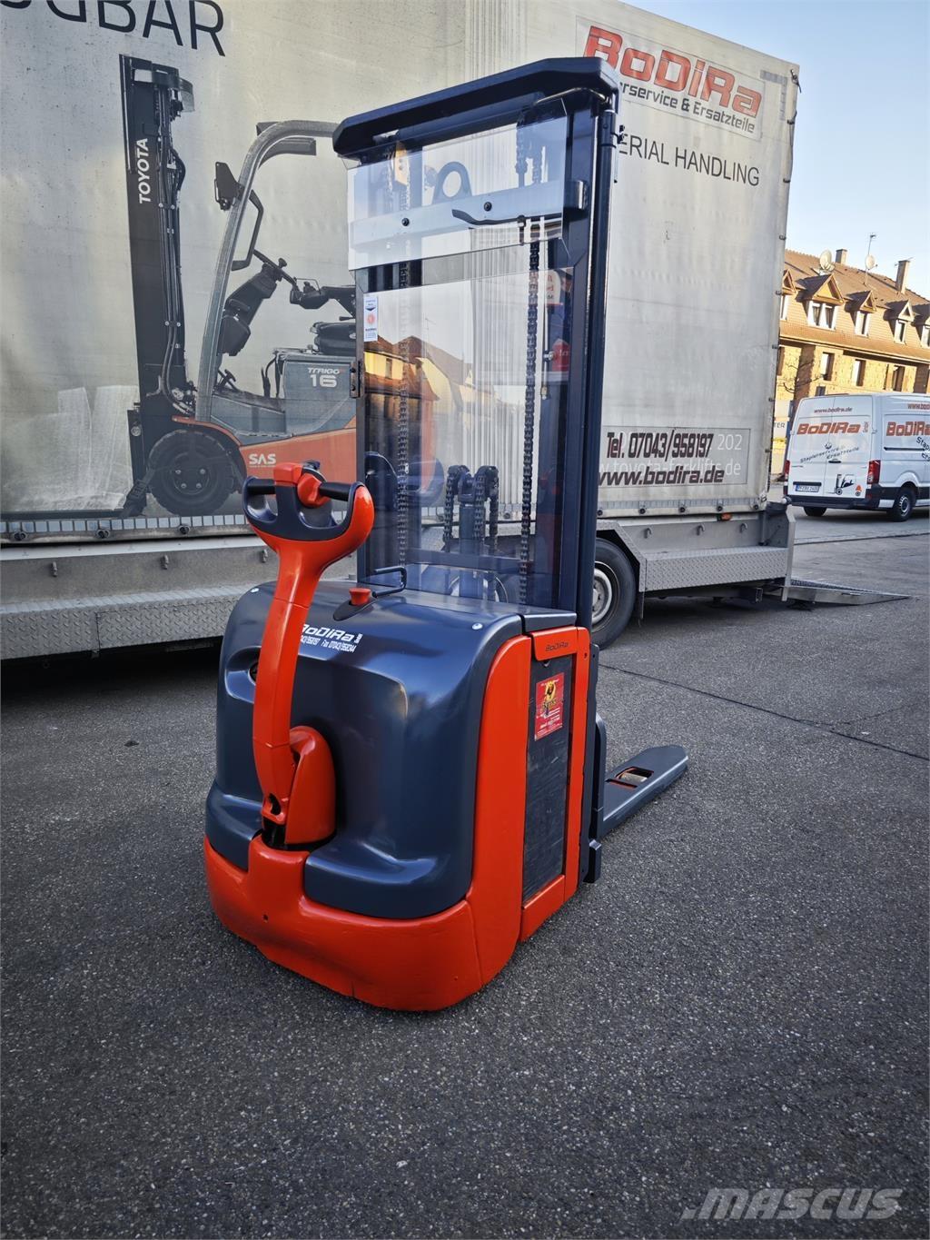 Linde L14 보행식 리치 지게차