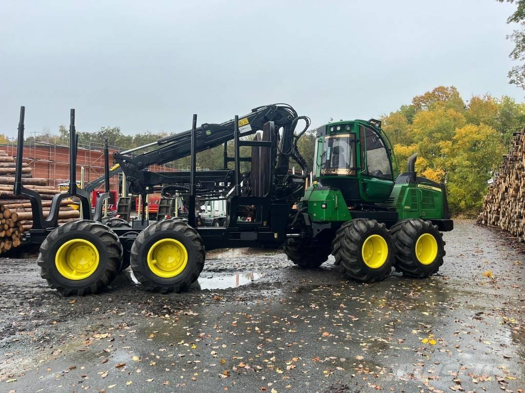 John Deere 1110 E 원목 포워더