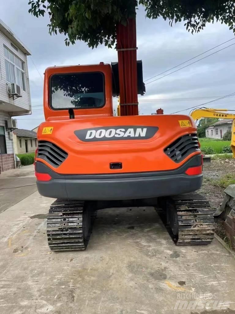 Doosan DX75-9C 중형굴삭기 7톤-28톤