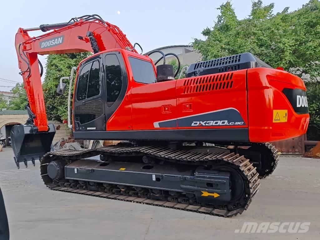 Doosan DX300LC-9C 대형 굴삭기 29톤 이상