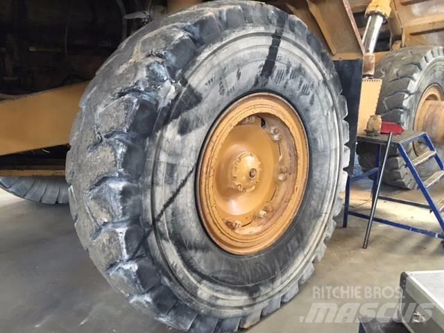 CAT 773 B 초대형 덤프 트럭