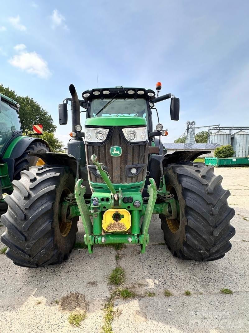 John Deere 6215R 트랙터