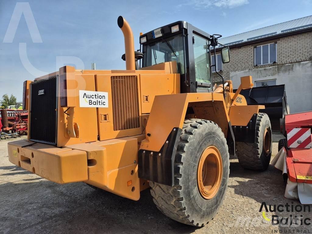 CASE 821 C  휠로우더