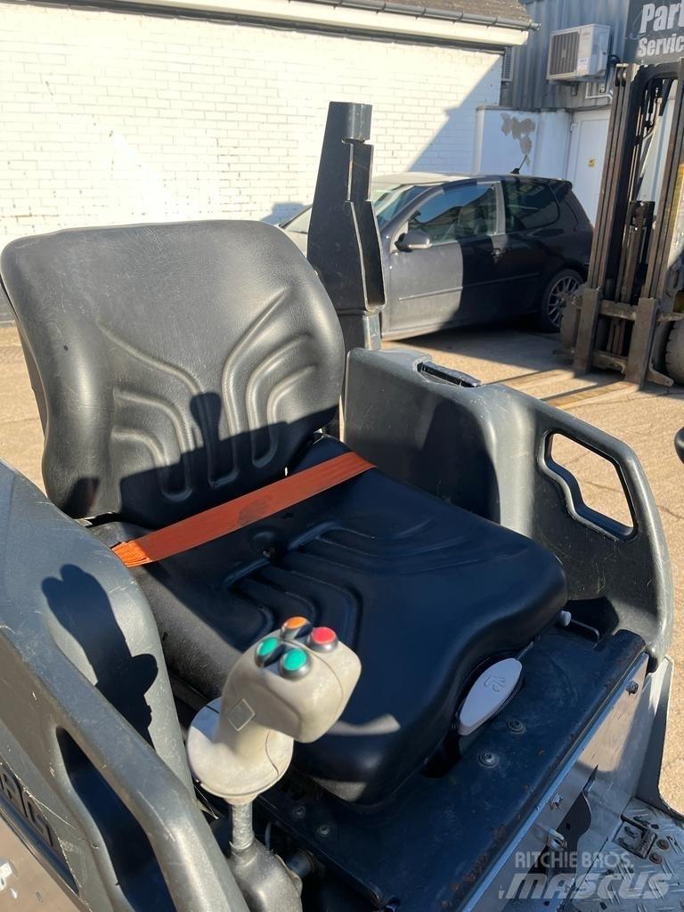 Bomag BW 80 AD-5 트윈 드럼 롤러