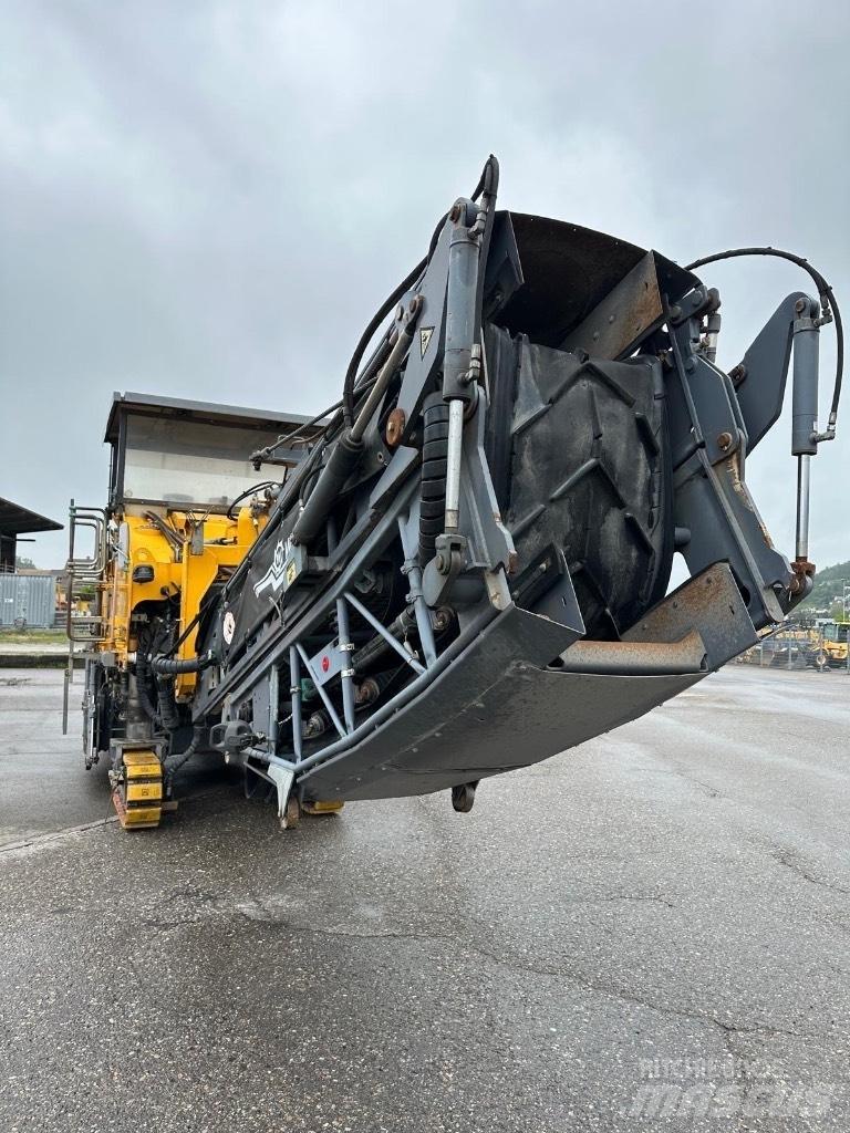 Wirtgen W 1900 아스팔트 콜드 밀링 기계