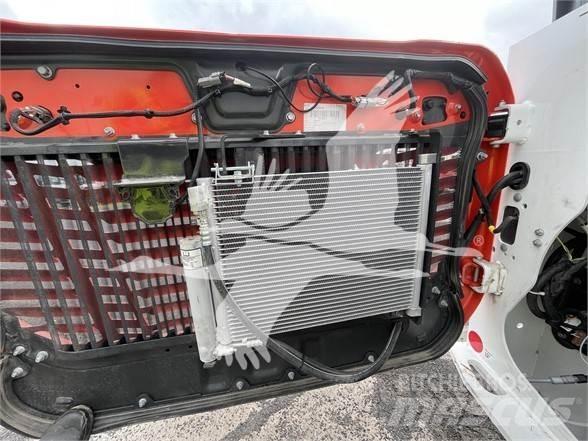Bobcat T76  스키드로더