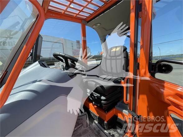 JLG 1075 텔러 핸들러