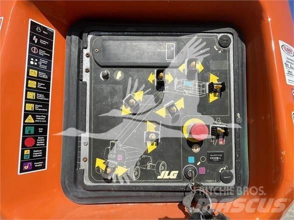 JLG 1350SJP 견인식 전동이동 리프트