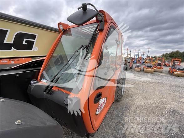 JLG 742 텔러 핸들러