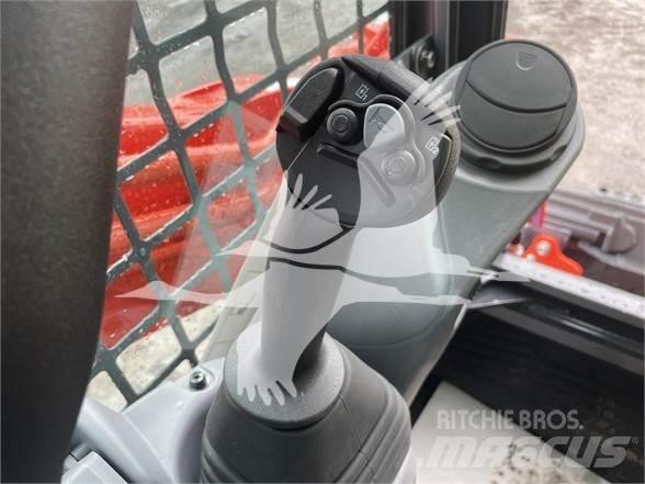 Kubota SVL75  스키드로더